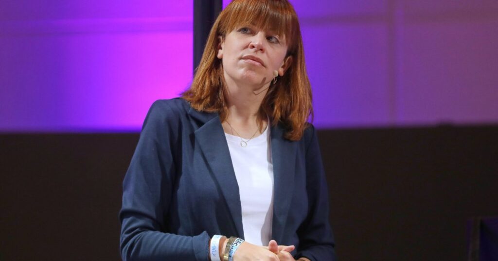 julia reuschenbach blind